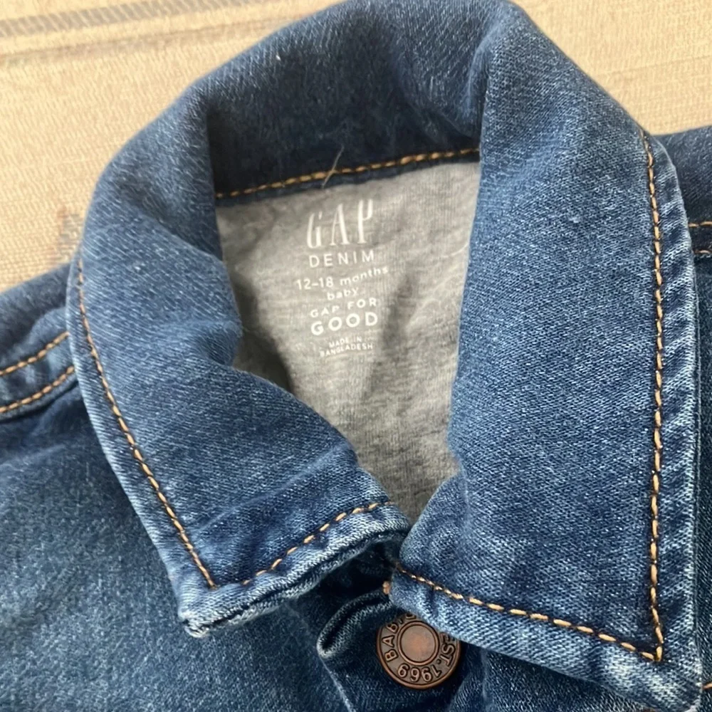 FINAL MARKDOWN Gap denim trucker jacket 12-18 months
